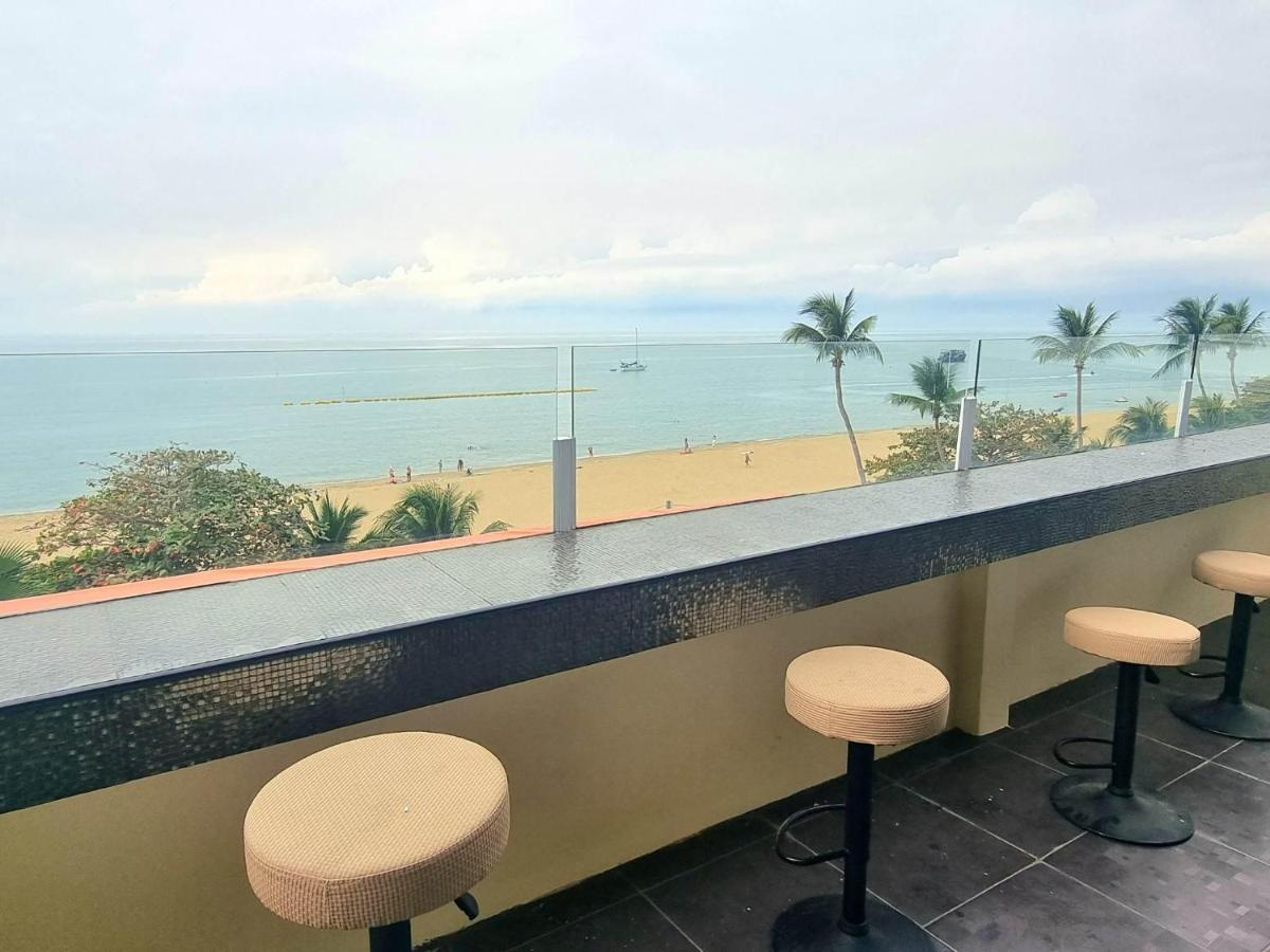 Happy Jomtien - Beachfront 외부 사진